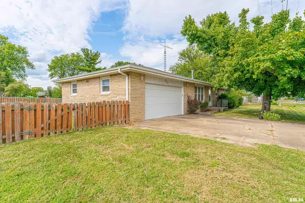 Williamsville, IL 62693,201 S ELM ST