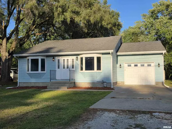 608 N 3RD ST, Riverton, IL 62561