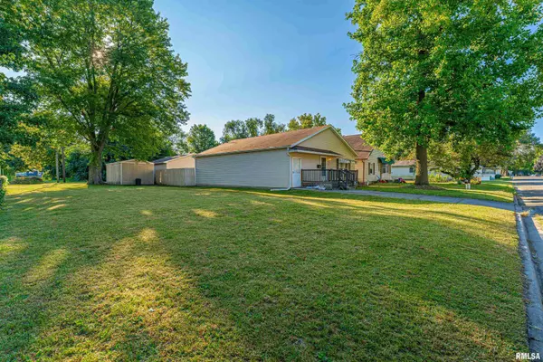 Lincoln, IL 62656,612 N MONROE ST