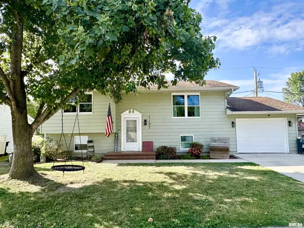 1107 Coronado West ST, Jacksonville, IL 62650