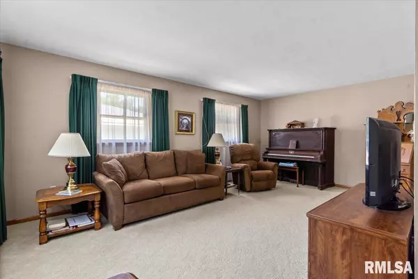 Springfield, IL 62712,22 Babiak LN