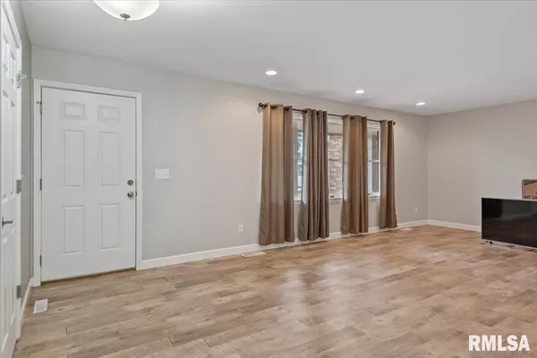 Springfield, IL 62712,9 Acadia CT