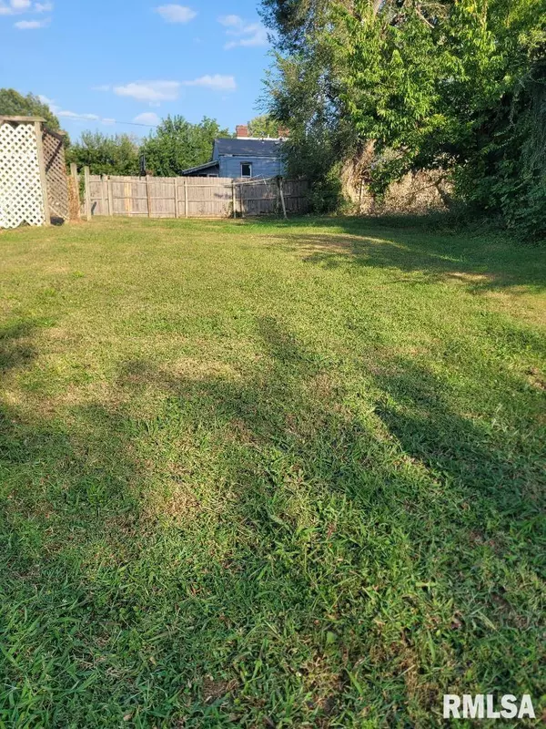 629 S 7TH ST, Quincy, IL 62301