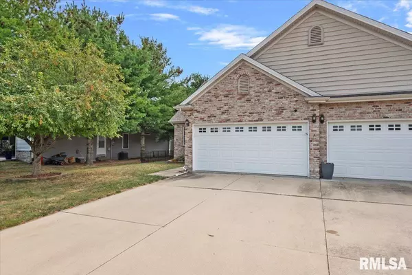 Chatham, IL 62629,1620 MAGNOLIA DR