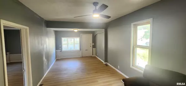 Springfield, IL 62702,1710 E CARPENTER ST