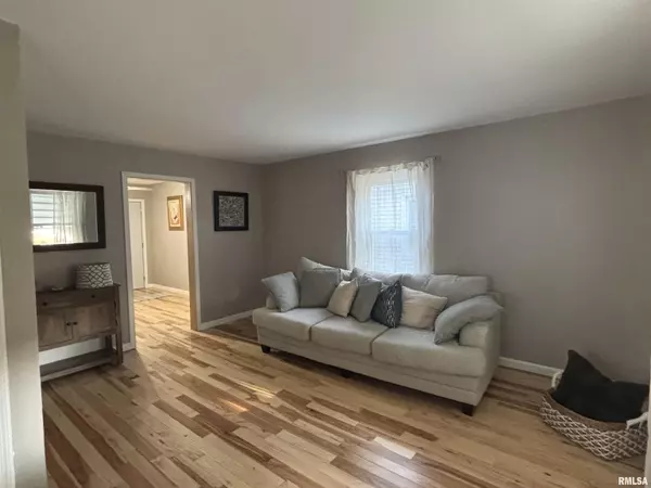 Springfield, IL 62702,2052 N 20TH ST