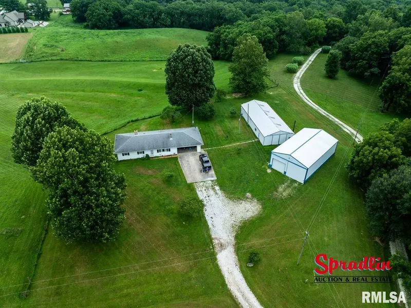 12184 CLARK LN, Arenzville, IL 62611