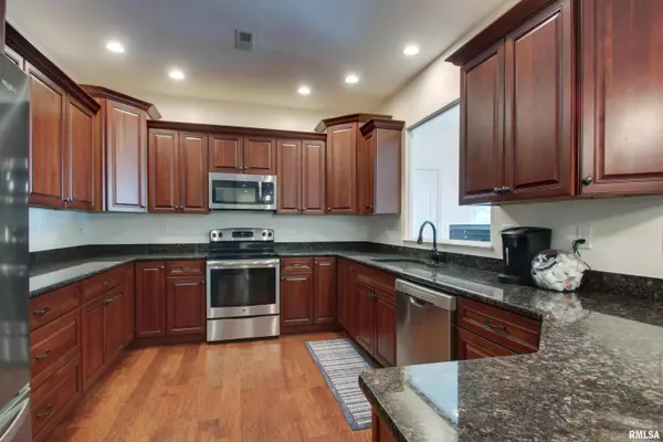 Quincy, IL 62305,1216 SANDSTONE CT