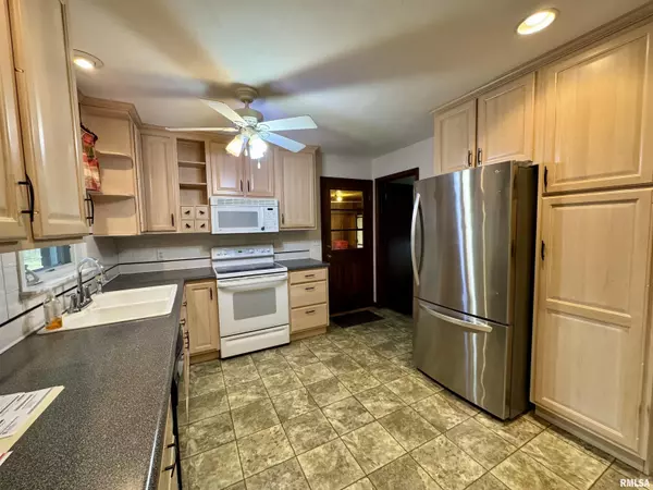 Quincy, IL 62305,3909 PINE TREE RD