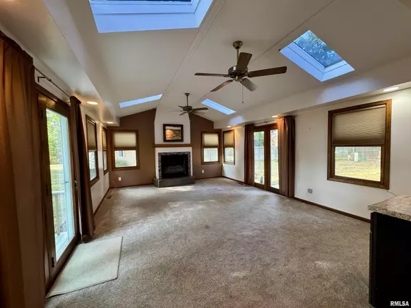 Quincy, IL 62305,3909 PINE TREE RD