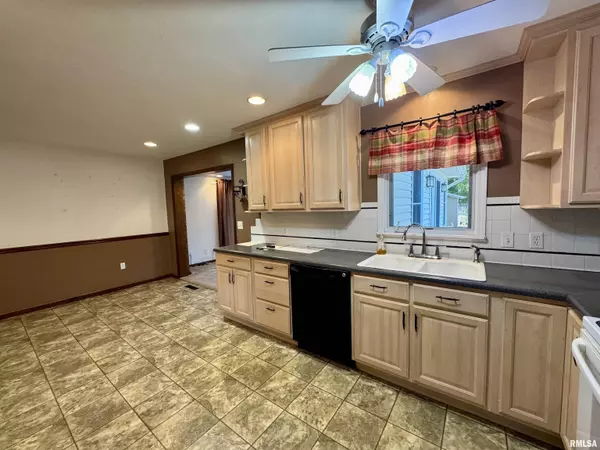 Quincy, IL 62305,3909 PINE TREE RD