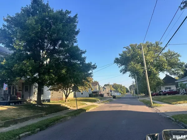 Jacksonville, IL 62650,729 S WEST ST