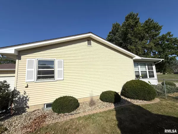 Galesburg, IL 61401,985 SWEETBRIAR PL