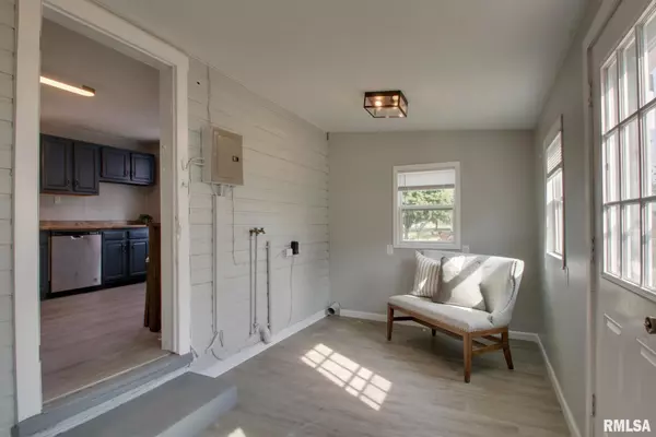 Camp Point, IL 62320,312 W YORK ST