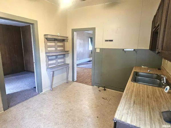 Lincoln, IL 62656,1306 N Kankakee ST