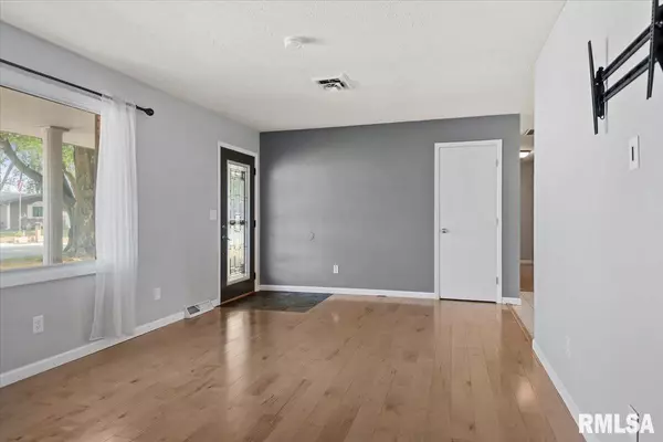 Sherman, IL 62684-9707,40 Woods Mill RD