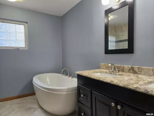 Sherman, IL 62684,1201 SARATOGA Chase