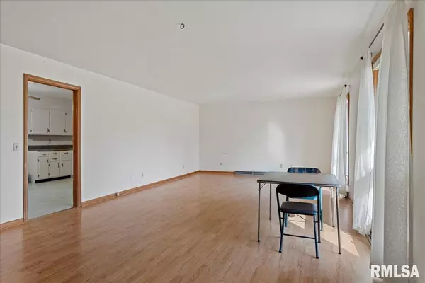 Taylorville, IL 62568,713 KENTON BLVD