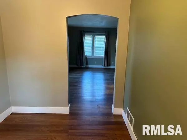 Taylorville, IL 62568,704 HAWLEY AVE