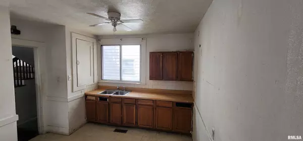 Springfield, IL 62702,401 W ELLIOTT AVE