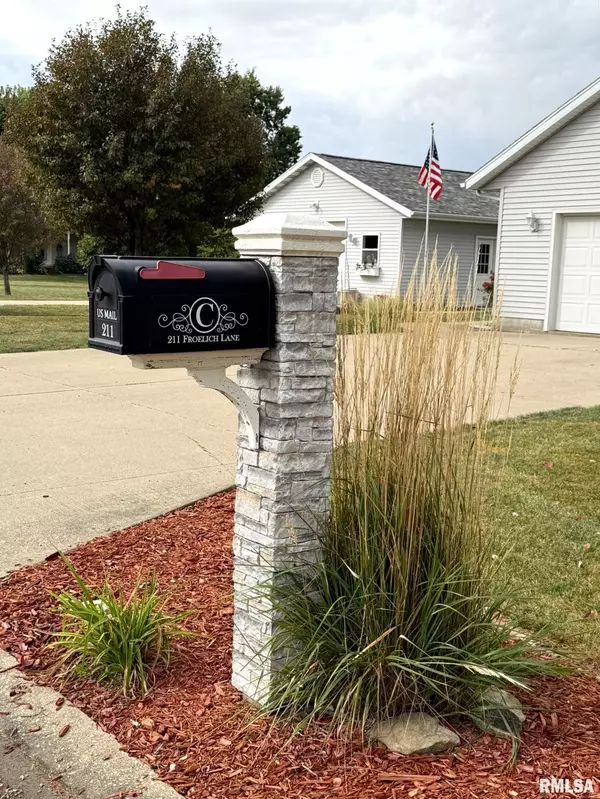 Abingdon, IL 61410,211 FROELICH LN