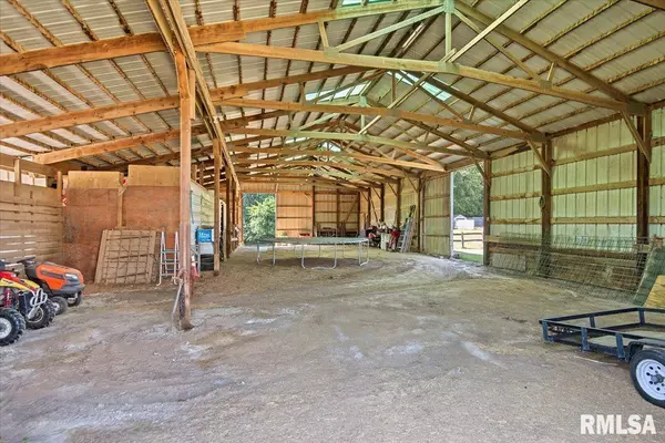 Petersburg, IL 62675-7133,20033 Sunny Acres RD