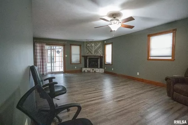 Springfield, IL 62703,3036 S 2ND ST