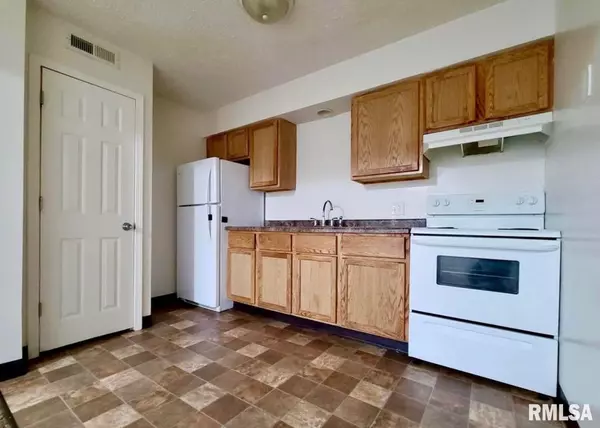 Springfield, IL 62704,2110 BRADLEY ST