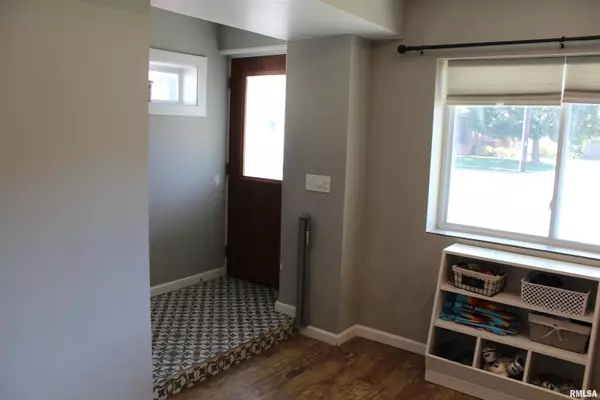 Jacksonville, IL 62650,306 E MICHIGAN AVE