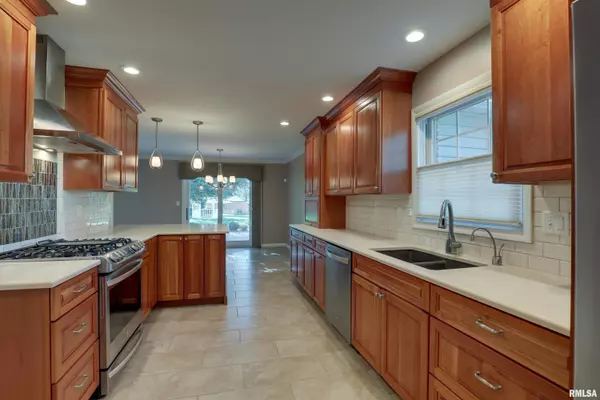 Quincy, IL 62301,2922 Scotia TRL