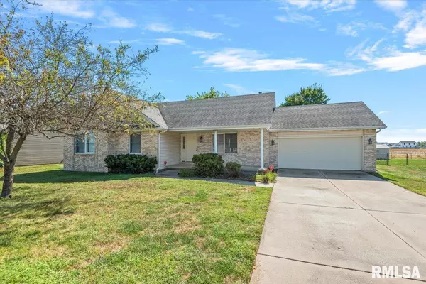 1052 OAKBROOK AVE, Chatham, IL 62629