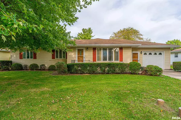 1429 RUTLEDGE DR, Lincoln, IL 62656