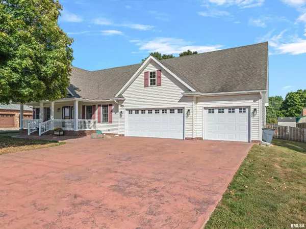 716 Old Tipton School RD, Sherman, IL 62684