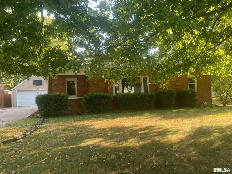 419 W LINCOLN ST, Edinburg, IL 62531