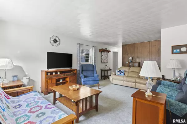 Athens, IL 62613,205 W MADISON ST