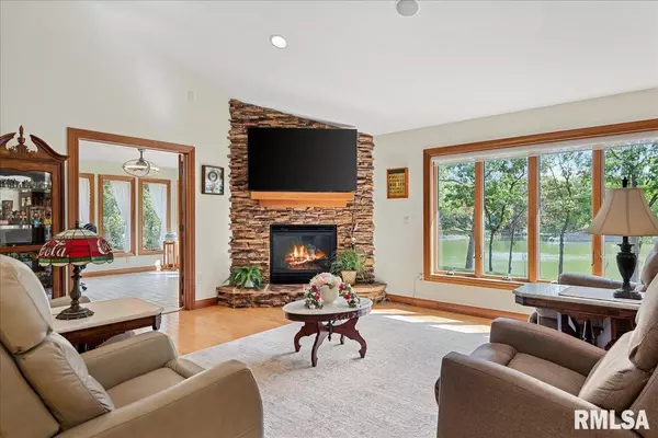 Taylorville, IL 62568,3508 ROOSEVELT RD