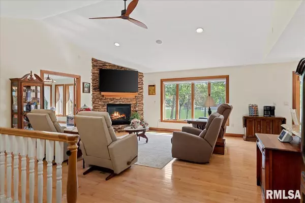 Taylorville, IL 62568,3508 ROOSEVELT RD