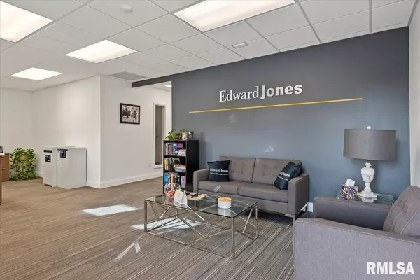 Springfield, IL 62711,2925 S MEADOWBROOK RD #Unit A, Unit B, Unit C,