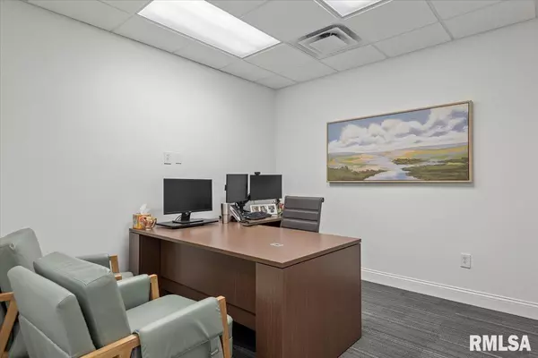 Springfield, IL 62711,2925 S MEADOWBROOK RD #Unit A, Unit B, Unit C,