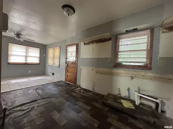 Springfield, IL 62703,77 Glen Aire DR