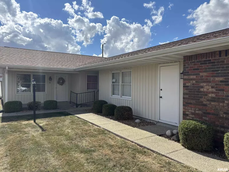 100 Heights AVE #9, Taylorville, IL 62568