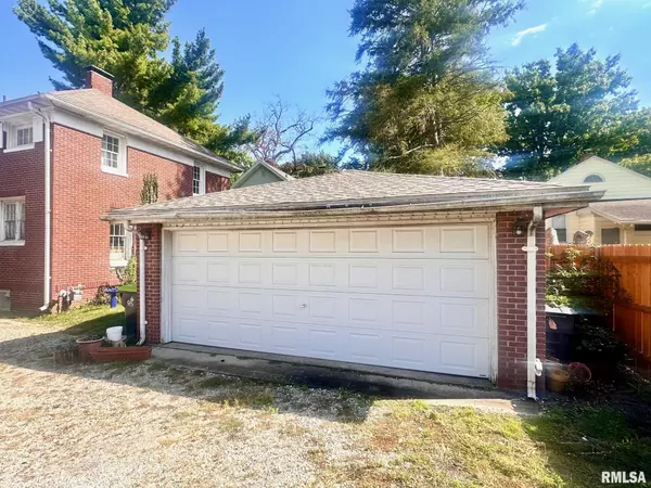 Jacksonville, IL 62650,1305 W LAFAYETTE AVE