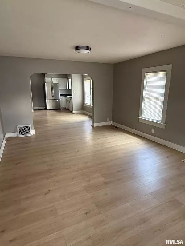 Springfield, IL 62703,1305 E SPRUCE ST