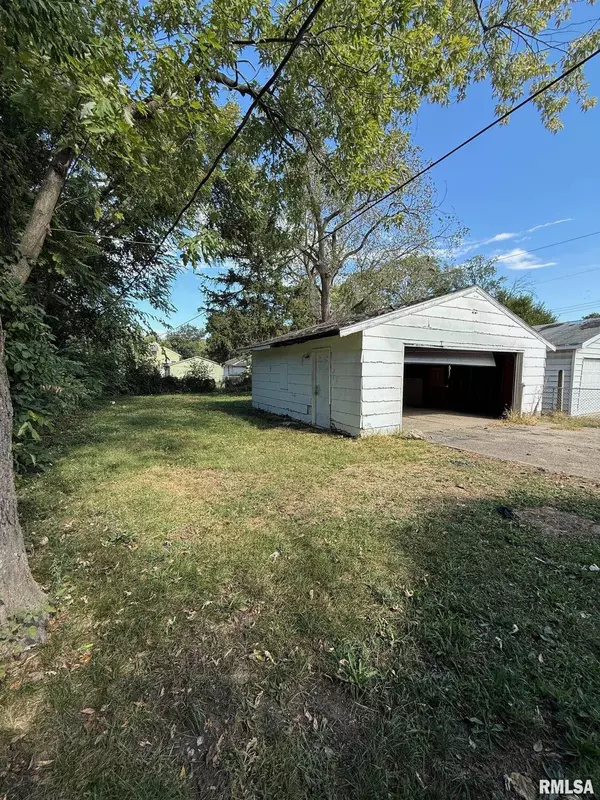 Springfield, IL 62703,1305 E SPRUCE ST