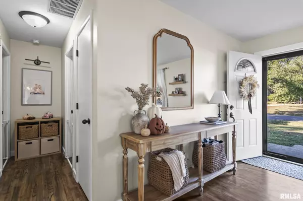 Chatham, IL 62629,1 BIRCH DR