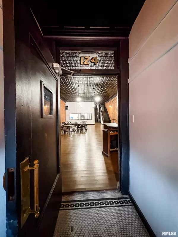 Quincy, IL 62301,124 N 5TH ST