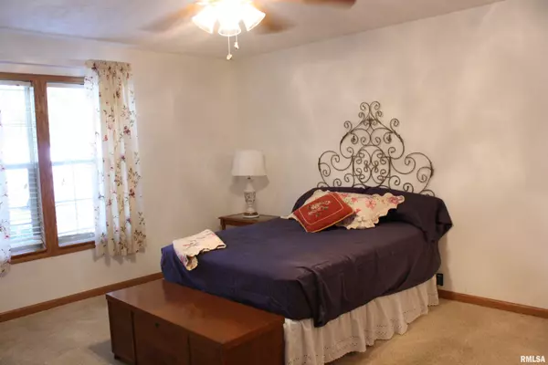 Springfield, IL 62703-6819,2800 Via Rosso ST #145