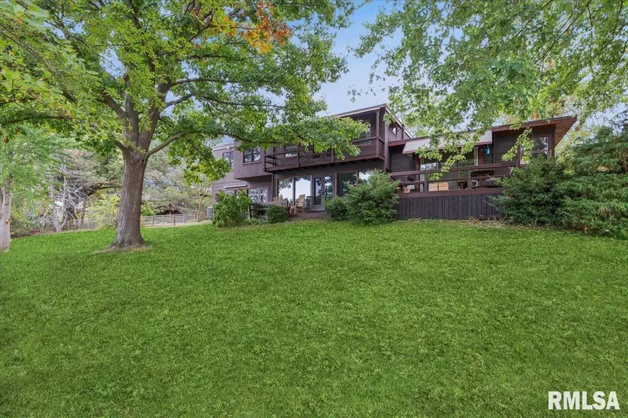 1939 S Lake Storey RD, Galesburg, IL 61401