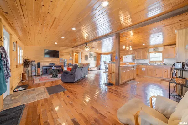 Augusta, IL 62311,85 N County Road 2940 RD