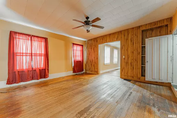 Lincoln, IL 62656,433 8TH ST